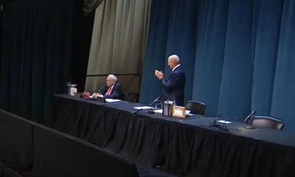 金股宝配资 太突然！94岁的巴菲特宣布“退休”，钦点接班人是他