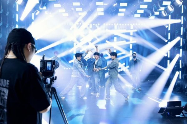 凯丰资本 “佳直播”携手海川星辰，打造明星感团播新体验！